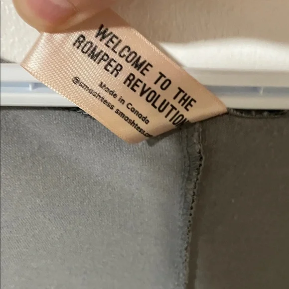 Smash + Tess Lexi Leopard Romper Size Small - Picture 6 of 9